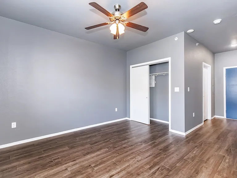 Falcon Studio 395 sq ft Living