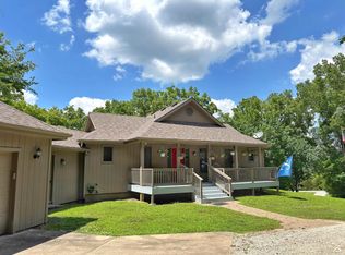 1469 N 718th Rd, Lawrence, KS 66046