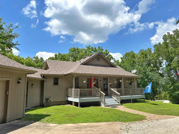 1469 N 718th Rd, Lawrence, KS 66046