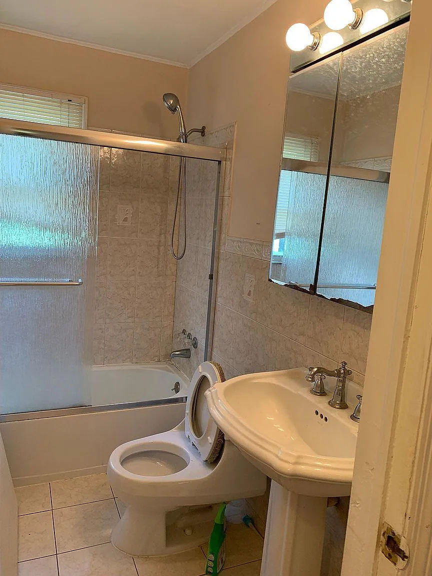 4 bed, 1400 sqft, $4,950 — Photo 3