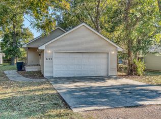 2125 Avenue A, Nederland, TX 77627