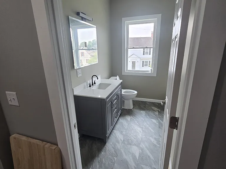 115 Nicholas St #B — Photo 2