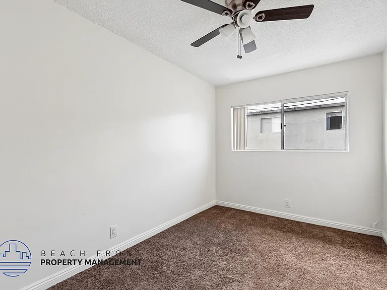Portofino Apartments — Photo 10