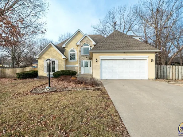 6239 SW 38th Pl, Topeka, KS 66610