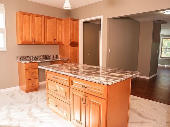 2nd image of 1096 Fairwood Ave