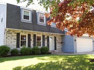 2811 Lincolnshire Ct, Waukesha, WI 53188