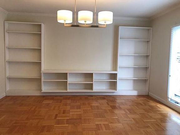 3rd image of 416 Lombard St