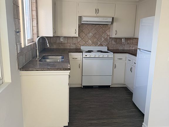 3rd image of 6062 Lime Ave APT D