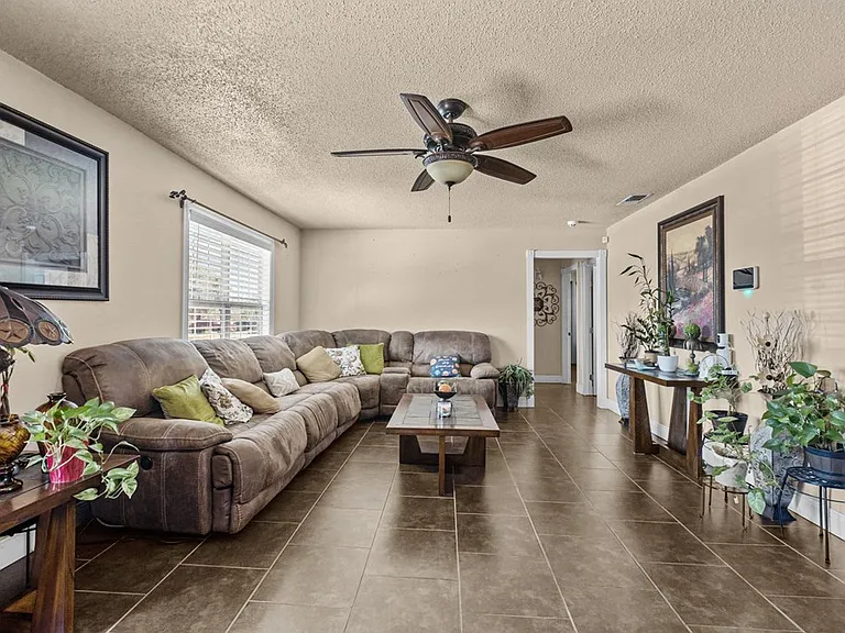 3123 Kessler Ave — Photo 2