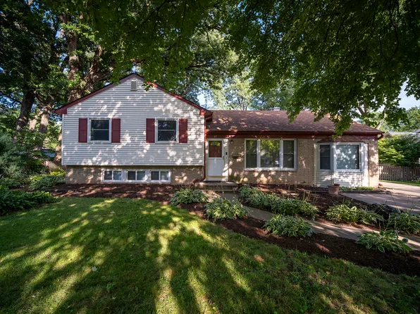 47 Briarcliff Rd, Montgomery, IL 60538