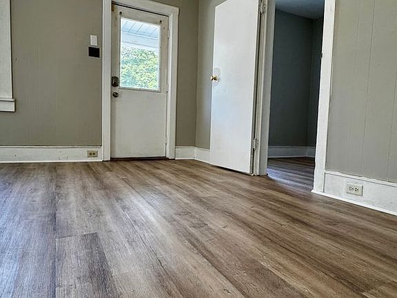 2nd image of 1382 Park St