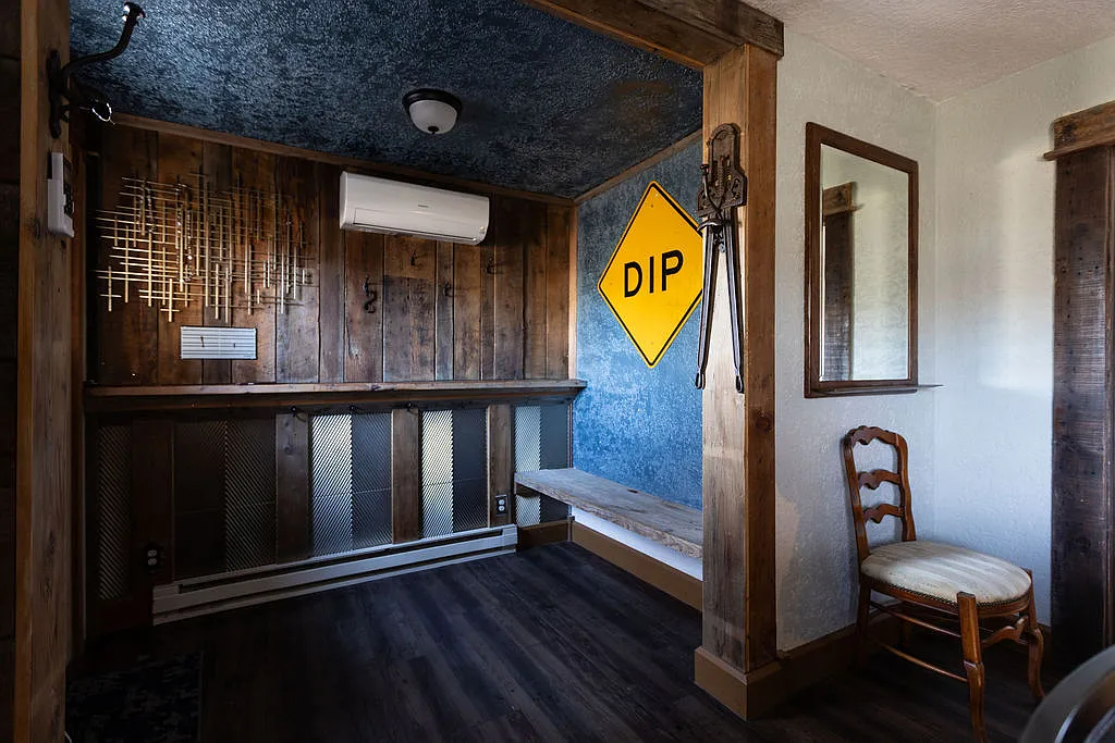 Airbnb - Montana History House - 201 North Weaver Street - Airbnb — Photo 4