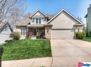 14822 Lake St, Omaha, NE 68116