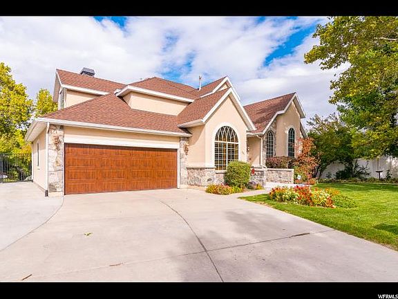 3rd image of 731 E Majestic Pine Dr