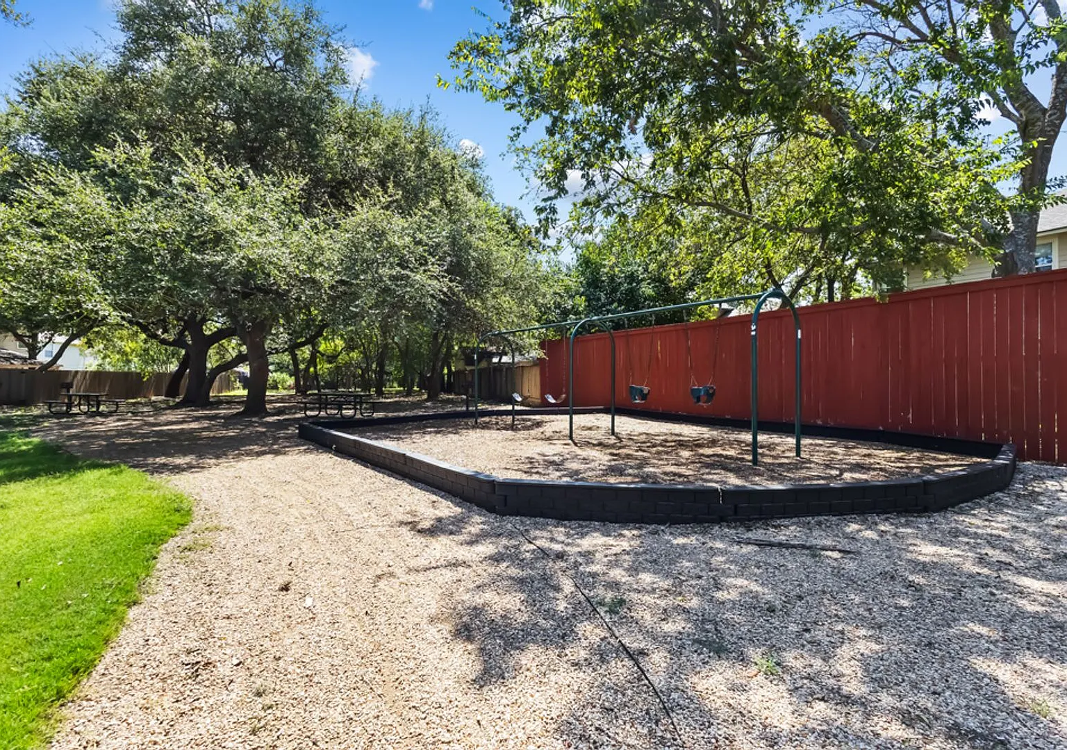 3 Bedroom 2 Bathrooms located in Forest Ridge Subdivision — Photo 4