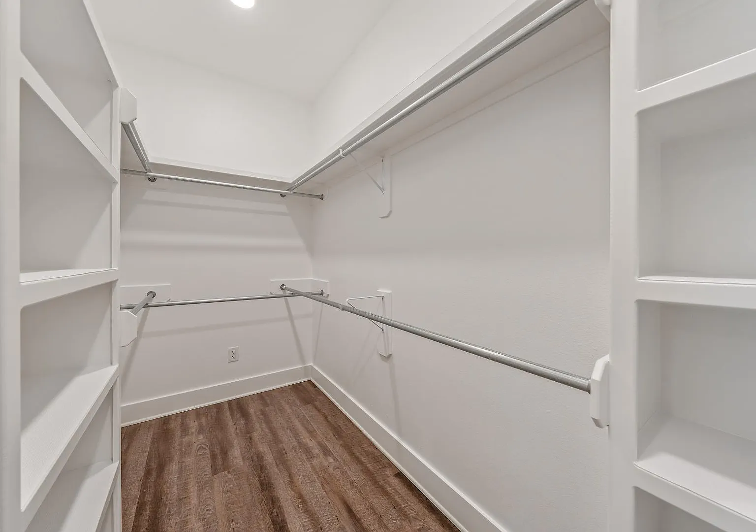 501 Kidd Drive - 6B — Photo 2