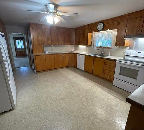 4th image of 15917 New Rd #30