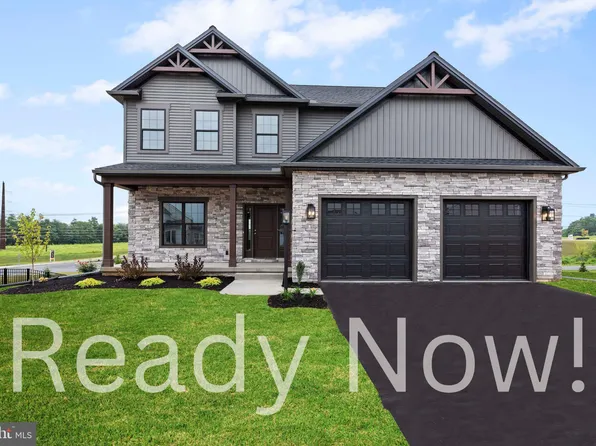 696 Ashwood Ln, Mechanicsburg, PA 17055