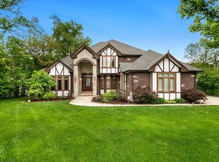 4N181 Mayfair Dr, Bensenville, IL 60106