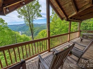 236 Dove Dr, Maggie Valley, NC 28751