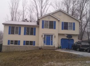 5033 Pine Ridge Rd S, East Stroudsburg, PA 18302