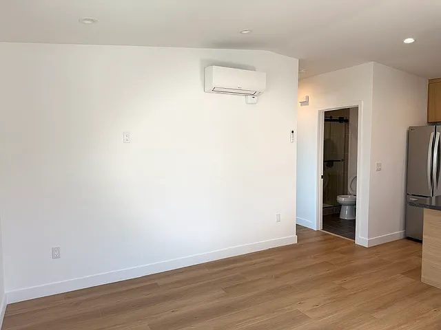 105 E El Portal #H — Photo 29