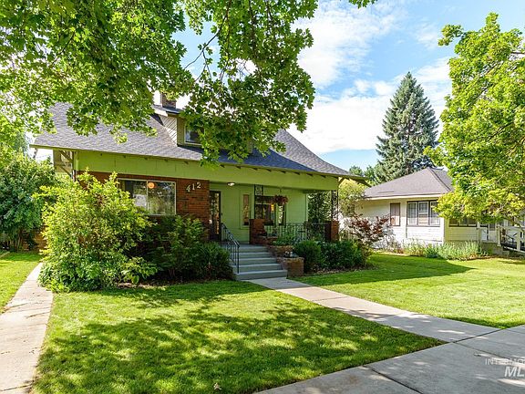 2nd image of 412 17th Ave S