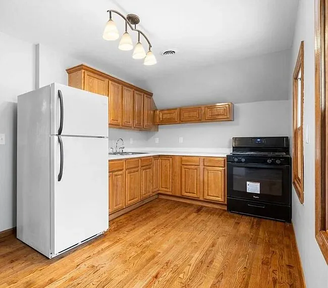 1067 Hatch Ave #2 — Photo 9