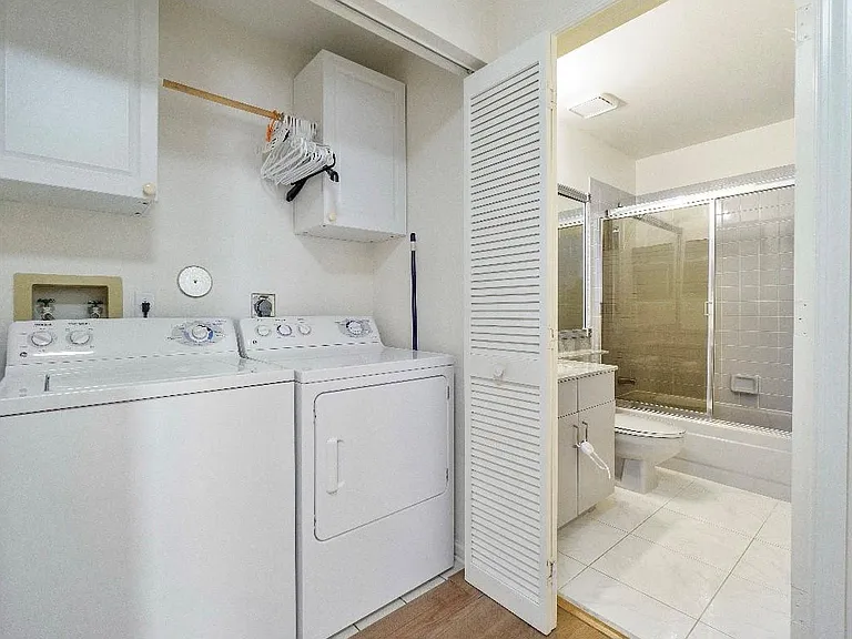 6165 NW 77th Pl — Photo 15