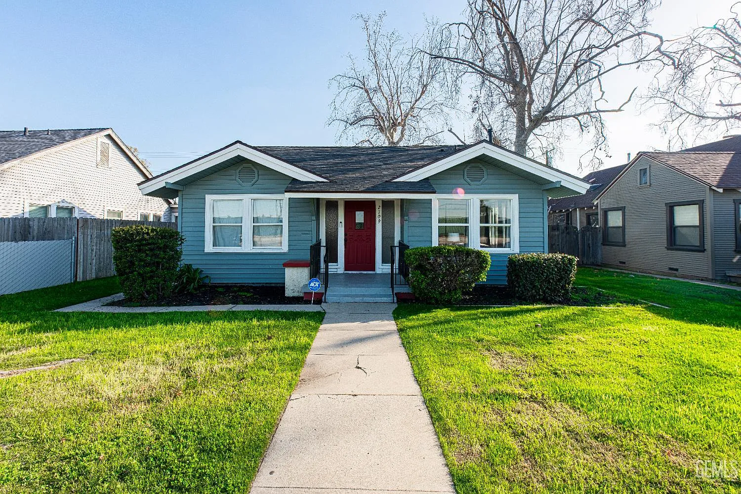 2709 California Ave photo 1
