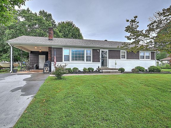 2nd image of 1907 Kenwood Dr