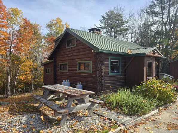 932 King Street, Oxford, ME 04270