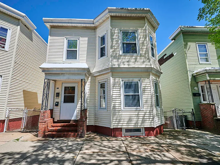 48 Wordsworth St #2 — Photo 16