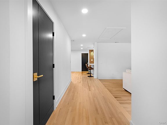 3rd image of 7 Tyrconnell Avenue