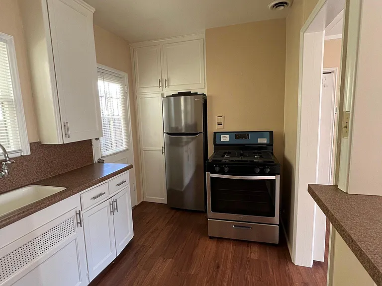 112 Bennett Ave #3 — Photo 9