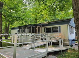 4 Corrigan St, Gorham, NH 03581