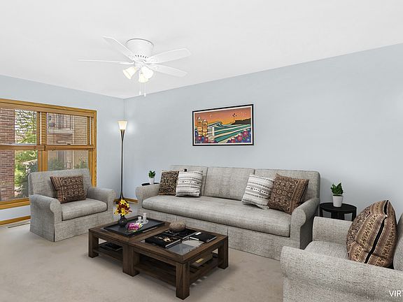 5th image of 1126 Des Plaines Ave Unit A
