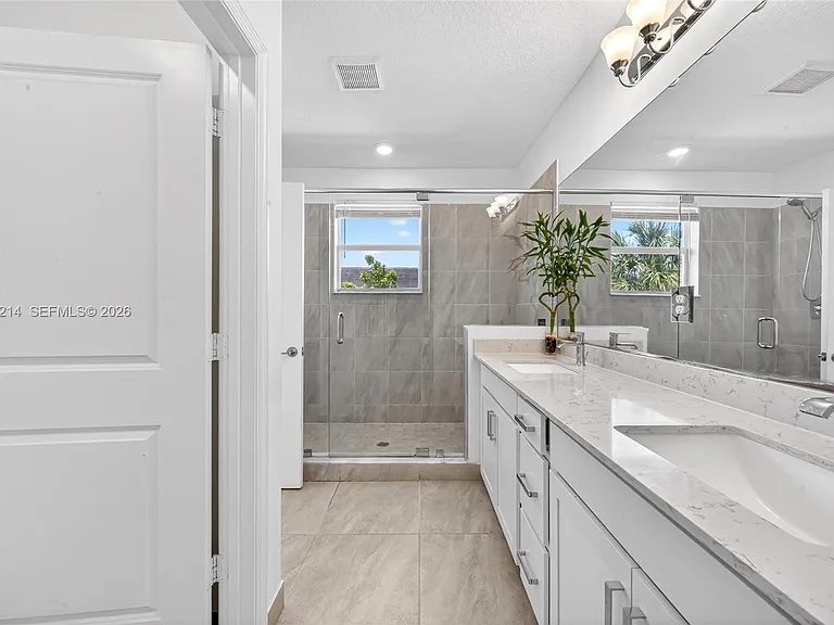 4349 Veleiros Ave — Photo 20