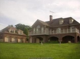 8369 Leeton Lake Dr, Warrenton, VA 20186