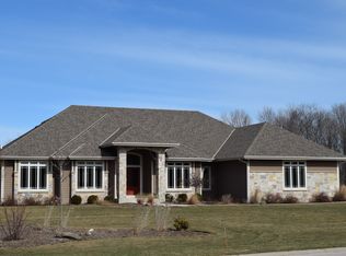 18140 Peregrine Ln, Brookfield, WI 53045