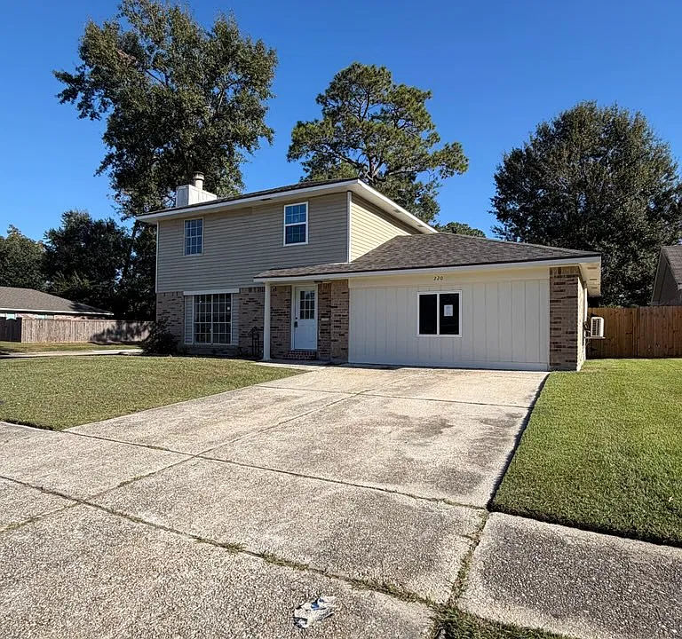 220 Tiffany St