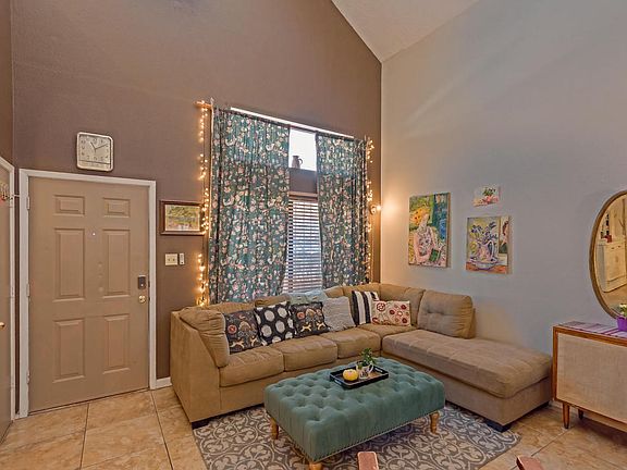 720 Barelas Court SW-5
