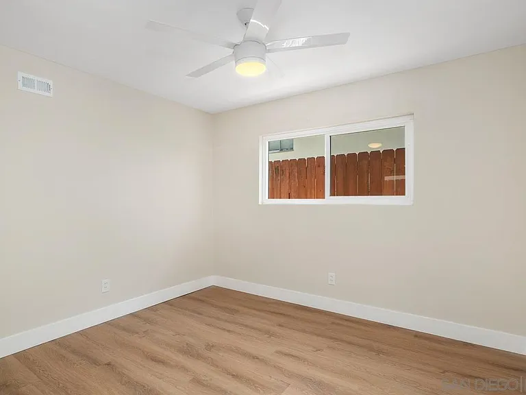 5051 Lenore Dr — Photo 23