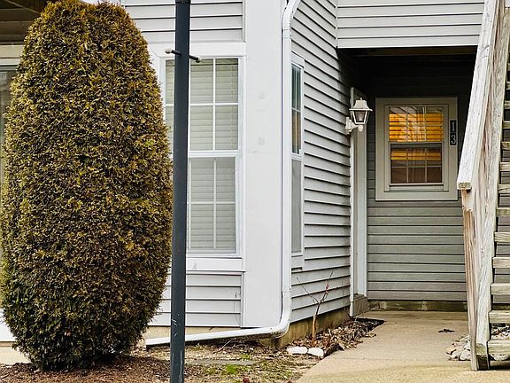 4th image of 13 Clearwater Way #13