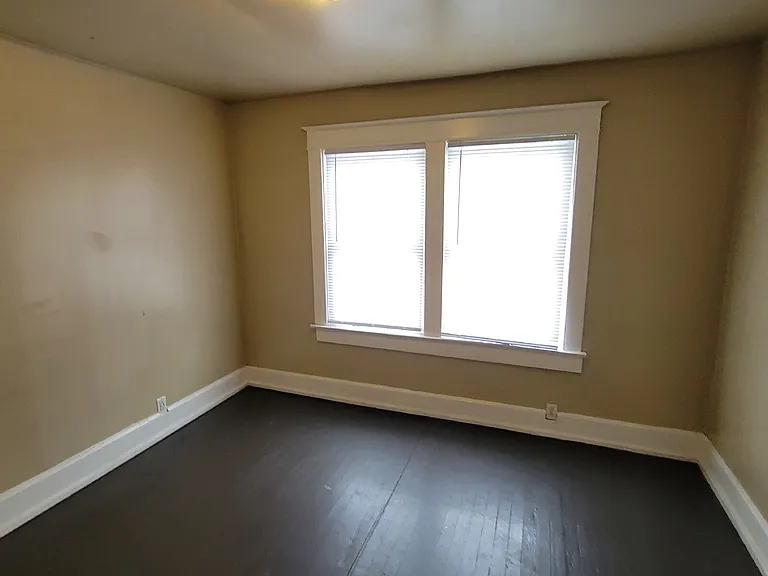 310 N Kealing Ave — Photo 5