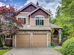 403 Cosgrove St NW, Bainbridge Island, WA 98110
