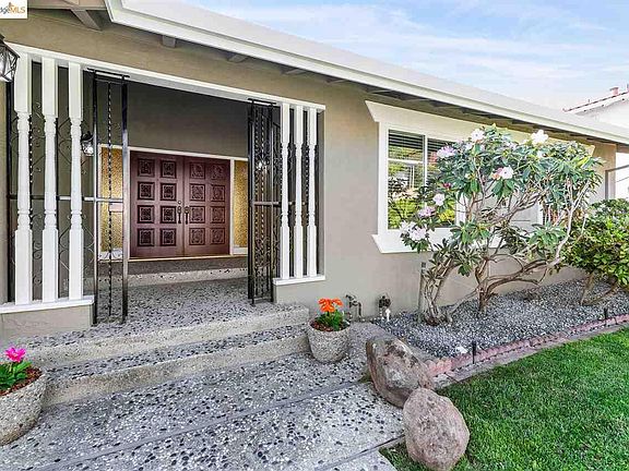 2nd image of 2031 Tamalpais Ave