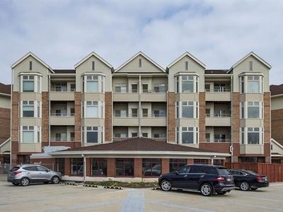 301 Harbour Town Dr APT 200, Madison, WI, 53717