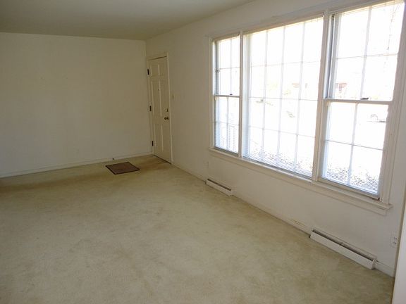 4th image of 2918 Clarendon Dr