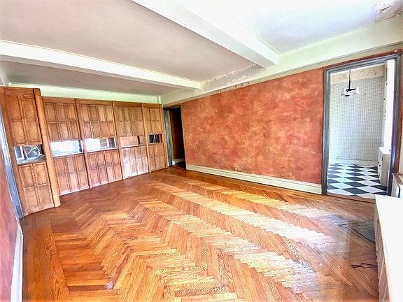 4th image of 140 E 81st St APT 5F